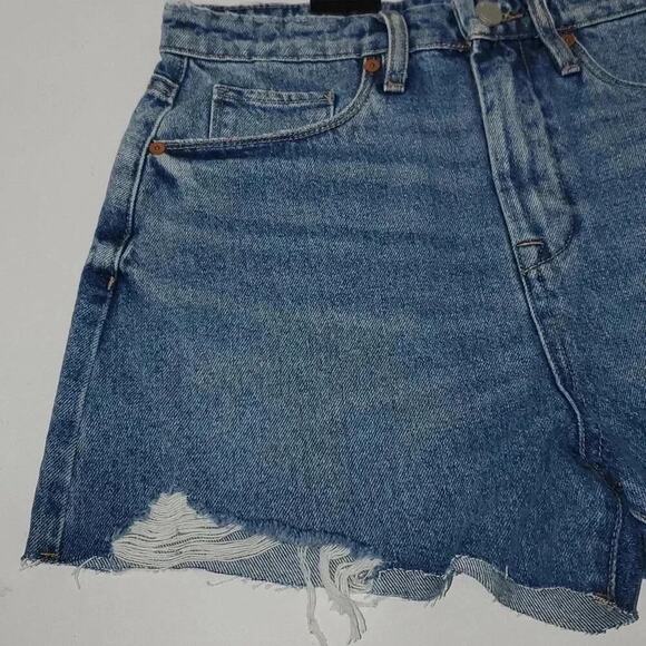 Blank NYC High Rise Ribcage Short NWT Size 28 - Picture 10 of 11